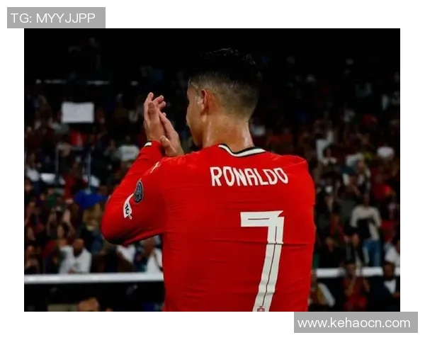 足球球星捂脸动作解读：从情感宣泄到标志性庆祝方式的转变